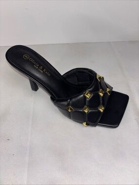 Olivia & Kate New York high-heel stilettos feature a black quilted band size 9M